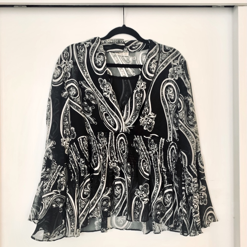 Contemporary B&W blouse